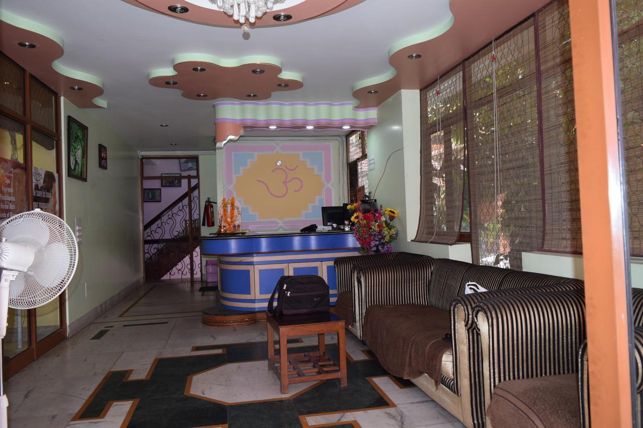 Hotel Raj Palace Rishīkesh Exteriör bild