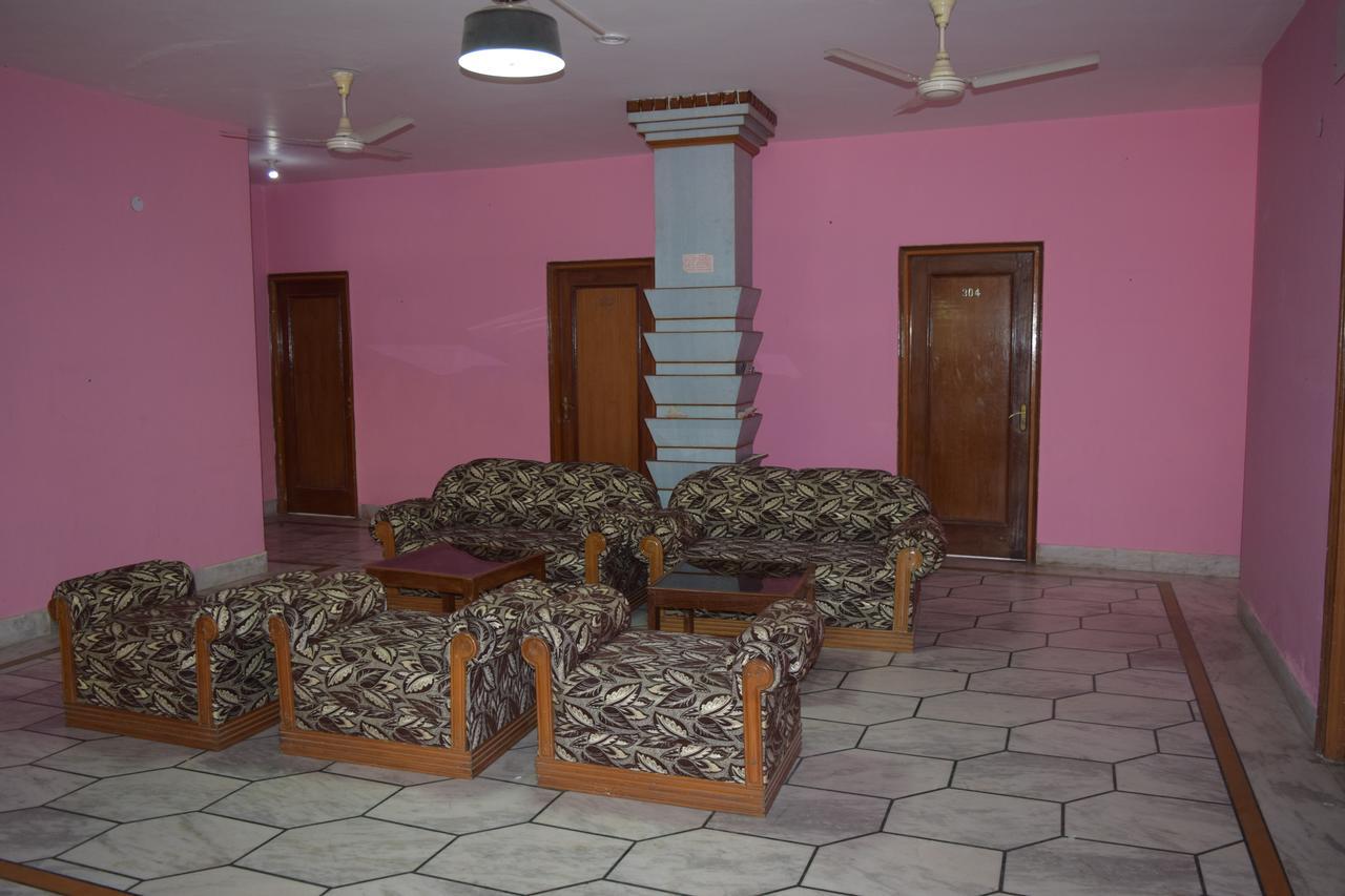 Hotel Raj Palace Rishīkesh Exteriör bild